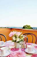 Apartment With Terrace and Garden Access
