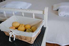 Lorraine's Cottage Style Studios