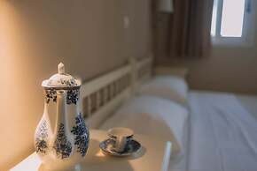 Lorraine's Cottage Style Studios