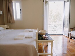 Lorraine's Cottage Style Studios