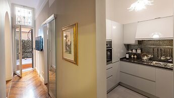 Rental in Rome Gregoriana Apartment