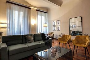 Pergola Apartment by Mamo Florence