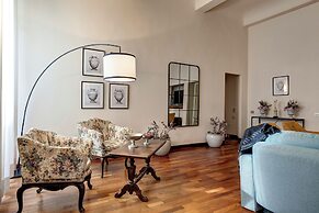 Pergola Apartment by Mamo Florence