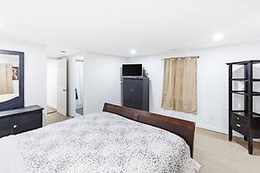 Fresh 2BR Duplex Pets Welcome