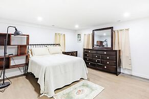 Fresh 2BR Duplex Pets Welcome