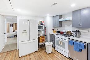 Fresh 2BR Duplex Pets Welcome