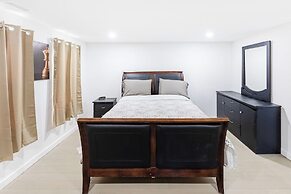 Fresh 2BR Duplex Pets Welcome