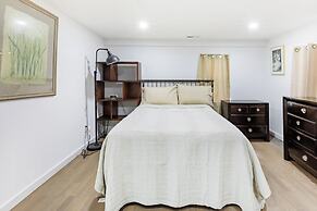 Fresh 2BR Duplex Pets Welcome