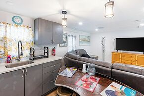 Fresh 2BR Duplex Pets Welcome