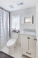 Fresh 2BR Duplex Pets Welcome