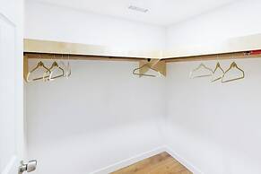 Fresh 2BR Duplex Pets Welcome