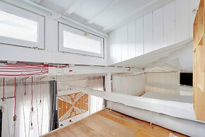 Spacious Apartment 2br/4p - Republique
