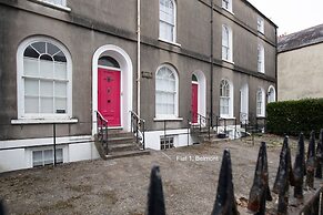 1 Belmont - Town Centre Close to Beach Shops