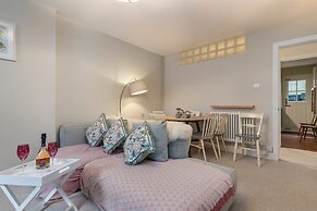 1 Belmont - Town Centre Close to Beach Shops