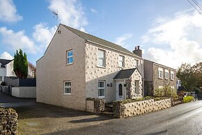 Daisy Cottage - St Florence Parking