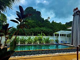 Beautiful Villa Between Jungle