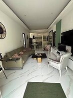 Beautiful Villa Between Jungle