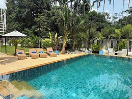 Beautiful Villa Between Jungle