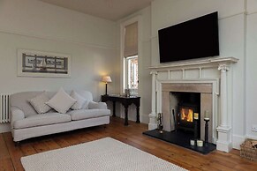 House Annexe Sleeps 18 Heated Pool