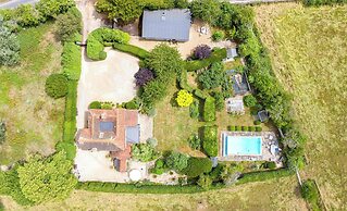 House Annexe Sleeps 18 Heated Pool
