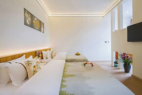 Shangri-La Chenxia Courtyard Homestay