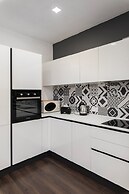 Luxury 3BR APT with Terrace & Views