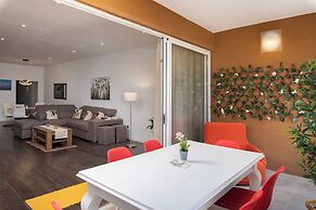 Luxury 3BR APT with Terrace & Views