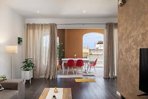 Luxury 3BR APT with Terrace & Views