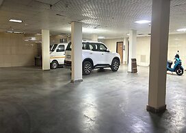 Hotel Girraj Inn