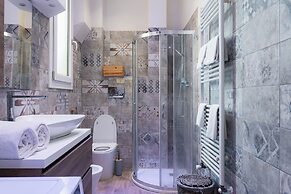 Emilia Suite Home