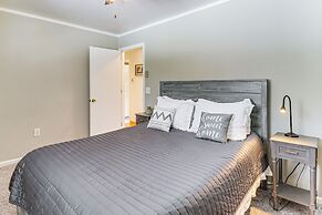 4 Mi to Camelback! Group-friendly Poconos Cabin