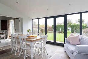 Victorian House Sleeps 14 Pool and Gardens