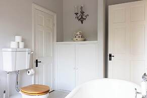 Victorian House Sleeps 14 Pool and Gardens