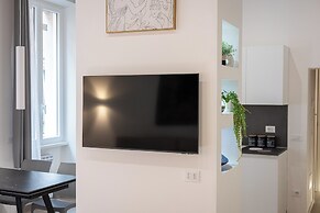 Rental in Rome Navona Modern Apartment