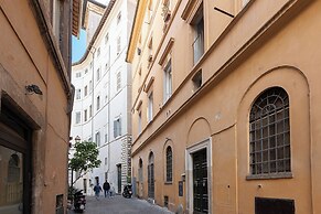 Rental in Rome Navona Modern Apartment