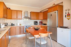 Villa Tzintzola in Kato Garouna