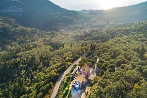 Villa Tzintzola in Kato Garouna