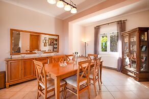 Villa Tzintzola in Kato Garouna