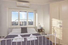 Rental in Rome Pyramid View Apartment