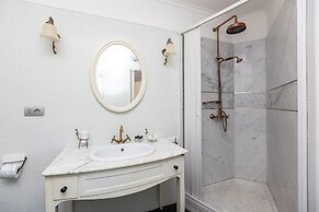 Rental in Rome Pyramid View Apartment