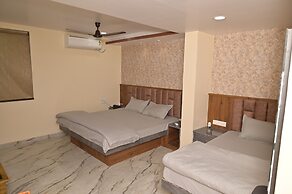 Hotel Satyabhama Lodging