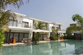 Pool Entry 7 Guests 2 Bedrooms