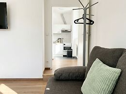 Lovely 3BR Apt With Balcony Rennweg