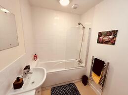 Middlesbrough Stylish Flat 2 Bedrooms & 2 Bathrooms & Private Parking-