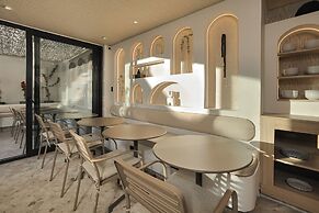 Arka Hotel