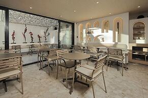 Arka Hotel