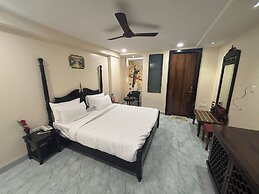 RAJMAHAL HOTEL & RESORT