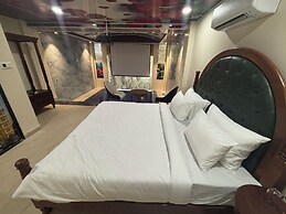 RAJMAHAL HOTEL & RESORT