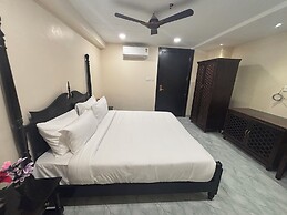 RAJMAHAL HOTEL & RESORT