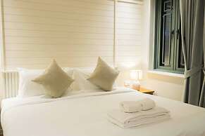 TUAN Hotel Bangkok near Wat Arun